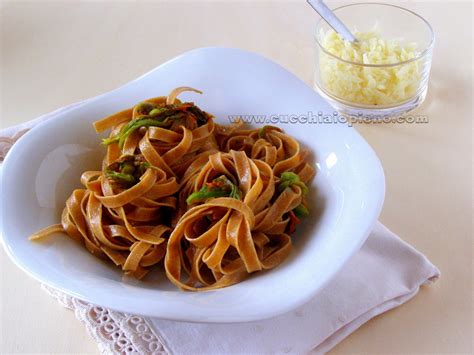  Macarrão de Tripa de Ovelha Recheado com Vegetais Frescos e Aromáticos: Uma Sinfonia Gustativa que Faz Dançar o Paladar?